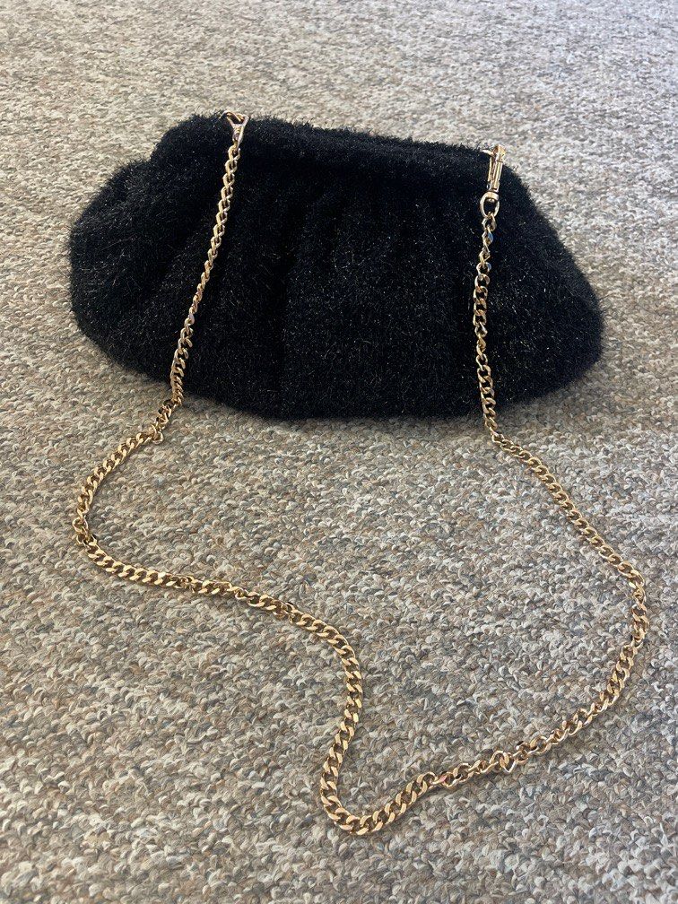Decjuba Clutch Bag (Category: Women's Bags & Wallets) located in Liverpool. Submitted by amraluckett (Listing ID 1396116987, Image 3). Description: Decjuba Clutch bag worn 3 times Size Medium.
