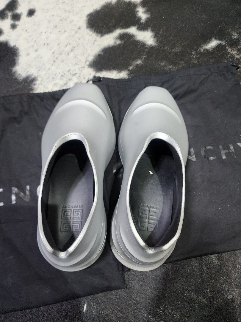 Givenchy Monumental Marshmallow (Category: Sneakers & Footwear) located in San Juan City. Submitted by Kewl_Objects (Listing ID 1396145178, Image 3). Description: Authentic Givenchy Monumental Marshmallow Sneakers Size: EU 43 / US 10 Purchased in Los Angeles 100% Authentic, I don't wear fake. Includes original Givenchy shoe travel pouch.