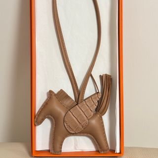 （分類：）位於 。 由 luxury_m 提交（商品編號 1396262464，圖片 1）。簡介： 。