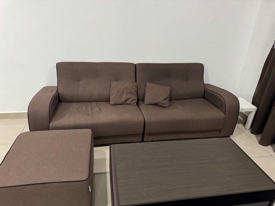 L shape sofa (Category: Sofas) located in Kuala Lumpur. Submitted by alyssa_melly (Listing ID 1396201591, Image 2). Description: L shape sofa Want to upgrade new sofa.