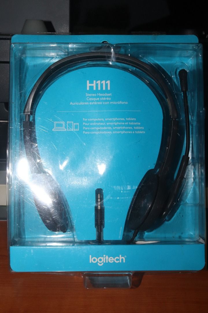 Logitech H111 Noise-Cancelling Stereo Headset (Category: Headphones & Headsets) located in Quezon City. Submitted by mabait_na_posa (Listing ID 1396276292, Image 3). Description: Honest issue ear pads or foam for both ears are missing and needs replacement. No issue with the headphones itself Key Features: - Noise-cancelling microphone - 3.5mm audio jack compatible with most devices. - Adjustable Headband Open for meetup or delivery via lalamove.
