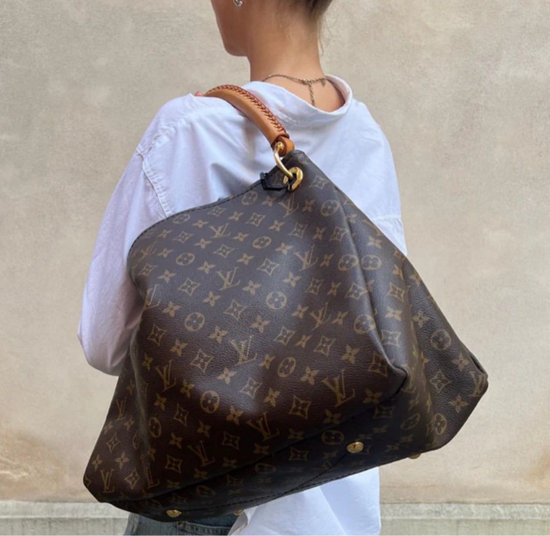 Louis Vuitton Artsy GM (Category: Luxury Bags & Wallets) located in Quezon City. Submitted by happy_shopperrr (Listing ID 1396261126, Image 3). Description: .