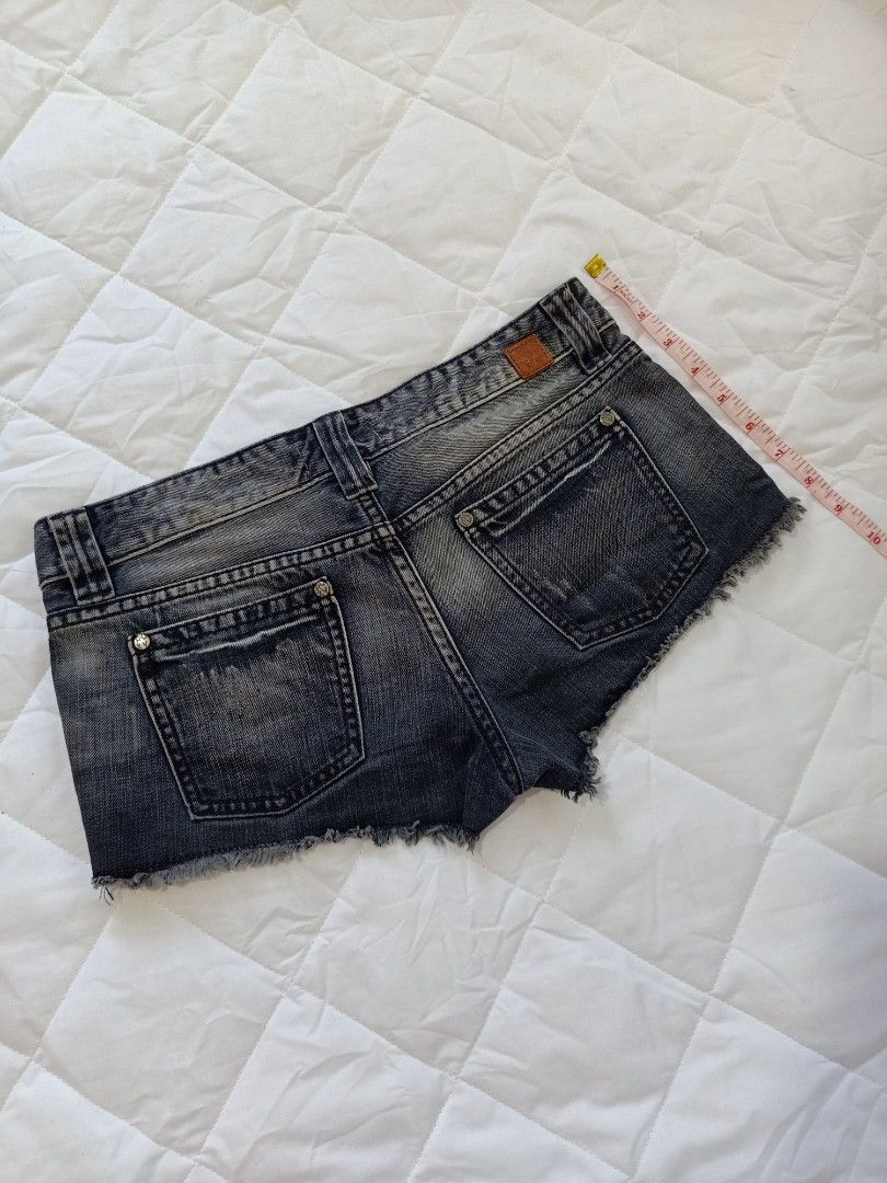 Low waist micro mini Roxy Denim Shorts (Category: Shorts) located in Manila. Submitted by haniberry (Listing ID 1396221736, Image 2). Description: - Roxy denim shorts - Dark wash denim - Distressed details - Classic design - Button and zipper closure.