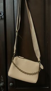 (Category: ) located in . Submitted by shopp3aa (Listing ID 1396195688, Image 1). Description: .