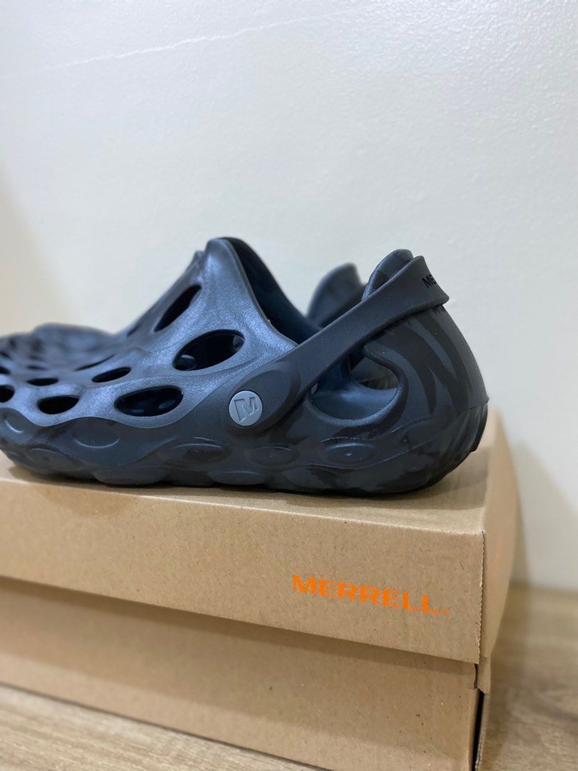 Merrell Hydro Moc Black (Category: Slippers & Slides) located in Manila. Submitted by ginza_ginza (Listing ID 1396229484, Image 2). Description: Merrell Hydro Moc (Black) ***FIXED PRICE*** - No issues / No damages - Legit / 100% Original - Merrell Hydro Moc sandals - Black color - Size 7 - Unique, breathable design - Includes original box and tags - Features Merrell logo - Bloom certified - Ideal for outdoor activities and casual wear.