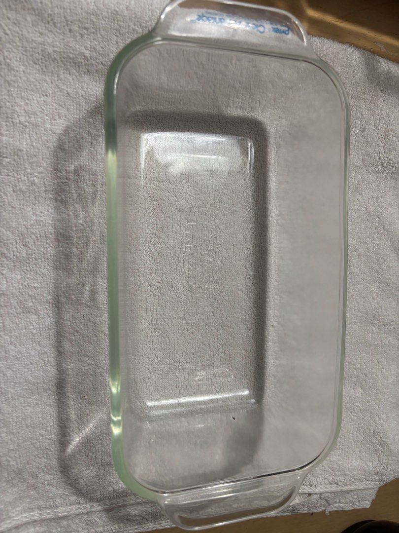 Pyrex Rectangular Baking Dish (Category: Bakeware) located in Singapore. Submitted by 7c7n7pdk9n (Listing ID 1396266586, Image 2). Description: - Pyrex baking dish - Durable glass construction - Easy to clean - Ideal for casseroles, cakes, and various baked goods 8.5 by 4.5 by 2.5 in Made in US.