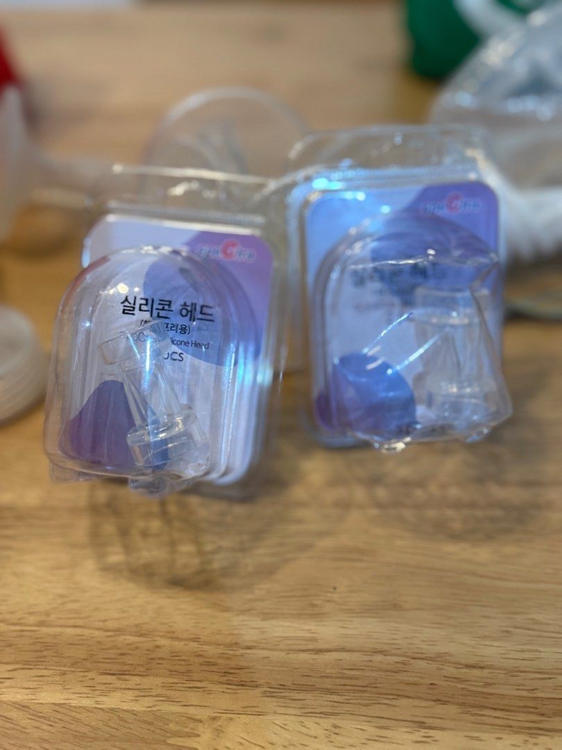 Spectra duckbill valve for handsfree (Category: Breastfeeding & Bottle Feeding) located in Muntinlupa City. Submitted by mimima917 (Listing ID 1396246159, Image 1). Description: - New and sealed Spectra silicone head. - Replacement part for Spectra handsfree breast pumps. - Made of clear silicone with a purple backing. - Comes in original packaging..