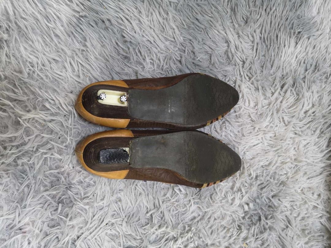 Tan Mesh Rounded Toe Low Heels (Category: Heels) located in Santa Cruz. Submitted by jmy_surplus.2 (Listing ID 1396157128, Image 2). Description: Size ; 24.5cm Color ; Tan Type ; Heels Brand ; No brand Material ; Leather Style ; Tan Mesh Low Heels LR 139 JMY 5 Batch #155.