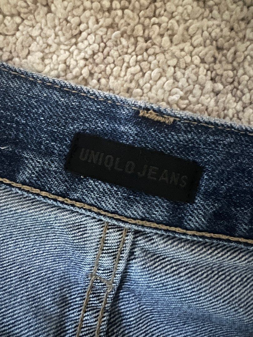 Uniqlo Rip Jeans Size 29 (Category: Jeans) located in Quezon. Submitted by lovdogs (Listing ID 1396183724, Image 2). Description: - Uniqlo jeans - 100% cotton - Classic blue wash - Distressed details - Straight leg fit - Button and zipper closure - Made in China - Size: Not specified.