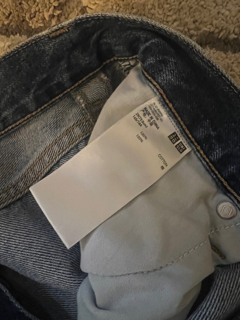 Uniqlo Rip Jeans Size 29 (Category: Jeans) located in Quezon. Submitted by lovdogs (Listing ID 1396183724, Image 3). Description: - Uniqlo jeans - 100% cotton - Classic blue wash - Distressed details - Straight leg fit - Button and zipper closure - Made in China - Size: Not specified.