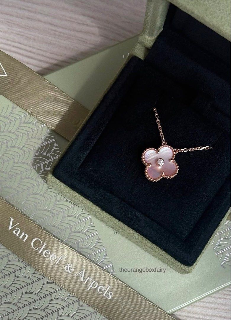Van Cleef Arpels Holiday Pendant 2025 VCA, Luxury, Accessories