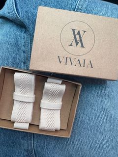 (Category: ) located in . Submitted by classy.closet (Listing ID 1396147191, Image 1). Description: .