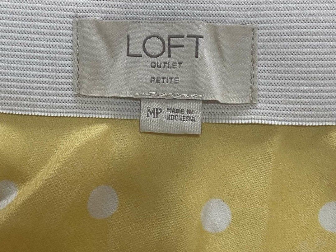 Yellow polkadot long skirt (Category: Skirts) located in Lipa City. Submitted by declotter.ph (Listing ID 1396234330, Image 3). Description: .