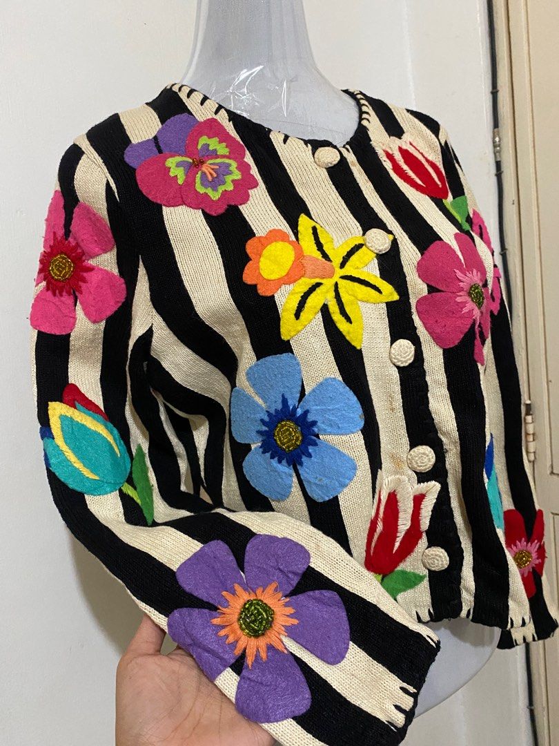 90s Michael Simon Floral Striped Cardigan (Category: Coats, Jackets and Outerwear) located in Baguio. Submitted by leeala (Listing ID 1401263789, Image 2). Description: .