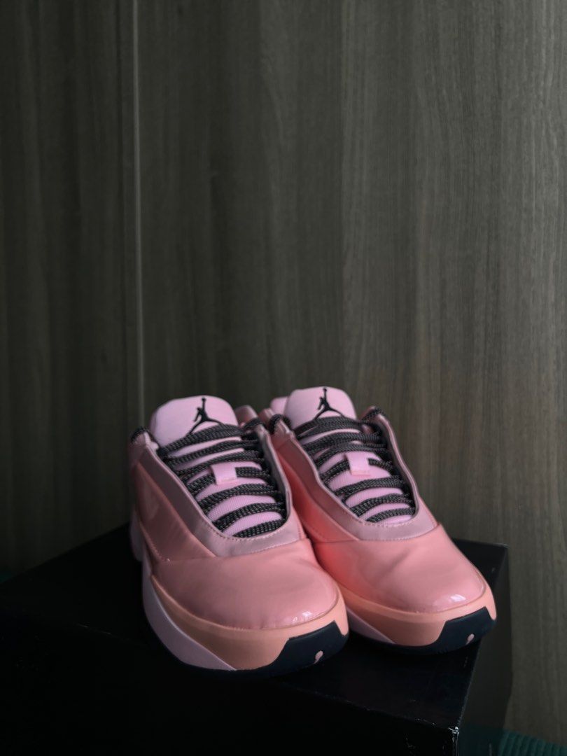 Air Jordan 40 Dusty Rose (Category: Sneakers) located in Manila. Submitted by bingnthings (Listing ID 1401227950, Image 2). Description: Fits EU 40.