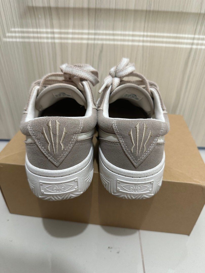 Anta Kai Tribe (Category: Sneakers) located in Mandaluyong City. Submitted by getbounced (Listing ID 1401201339, Image 3). Description: Anta Kai Tribe Size 7womens With box .