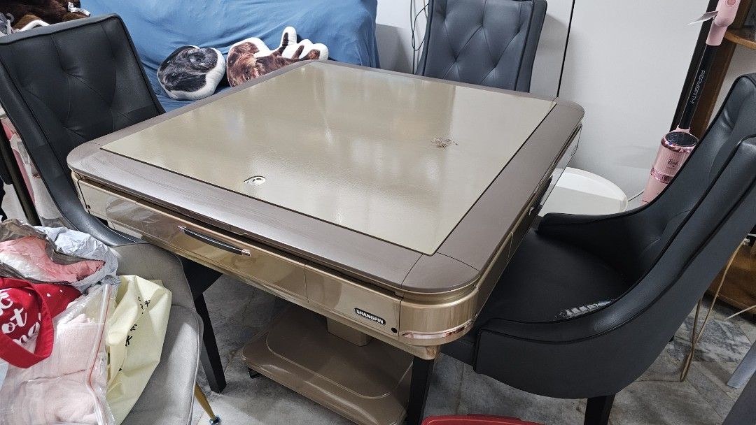 Automatic mahjong machine mahjong table (Category: Tables & Sets) located in Subang Jaya. Submitted by chibicosplayshop (Listing ID 1399819086, Image 3). Description: USB ✔️ 2 sets ✔️ 3 player ✔️ 4 player ✔️ 4 fei ✔️ use less than 1 year working condition .no problem no oily or dirty very clean like new (we take care use) reason for sale : house no space want upgrade to others . pm for actual photo can arrange lalamove delivery but at your cost c