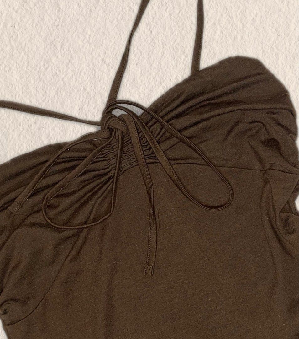 Brown Top (Category: Sleeveless) located in Valenzuela. Submitted by seoshop (Listing ID 1401338708, Image 3). Description: - xs - medium - still in good condi, no dents or anything.