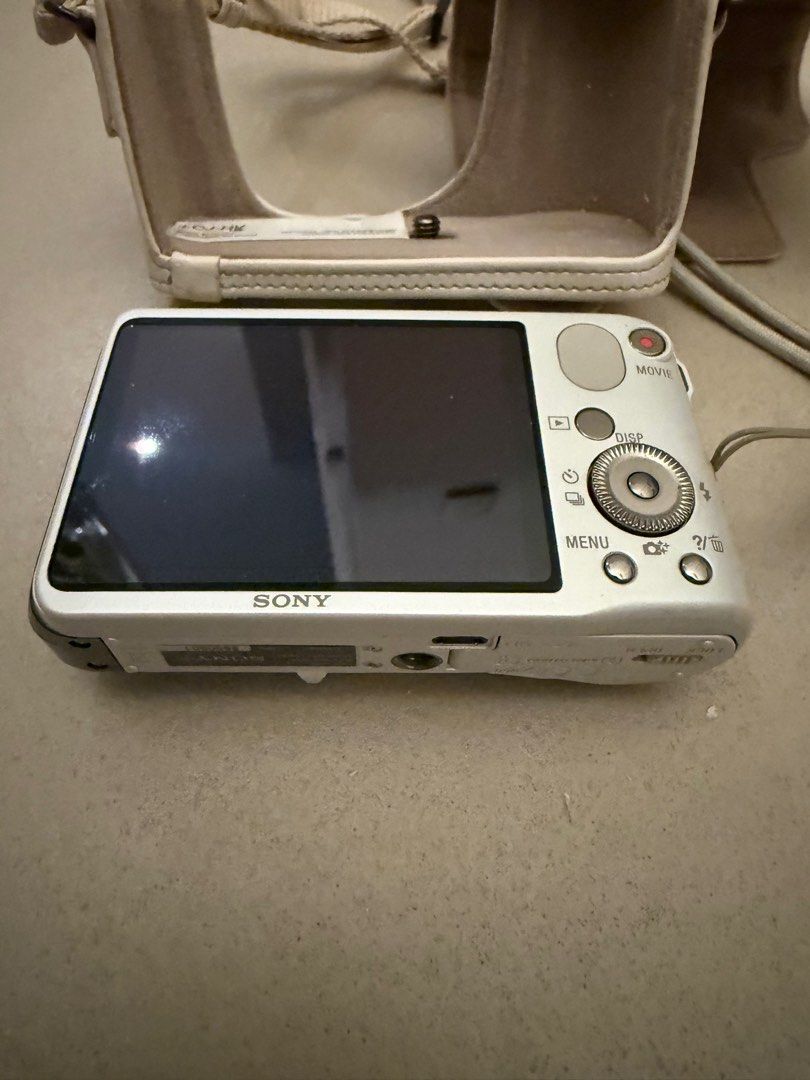 Camera (Category: Cameras) located in Singapore. Submitted by Gracie17 (Listing ID 1401265037, Image 3). Description: .