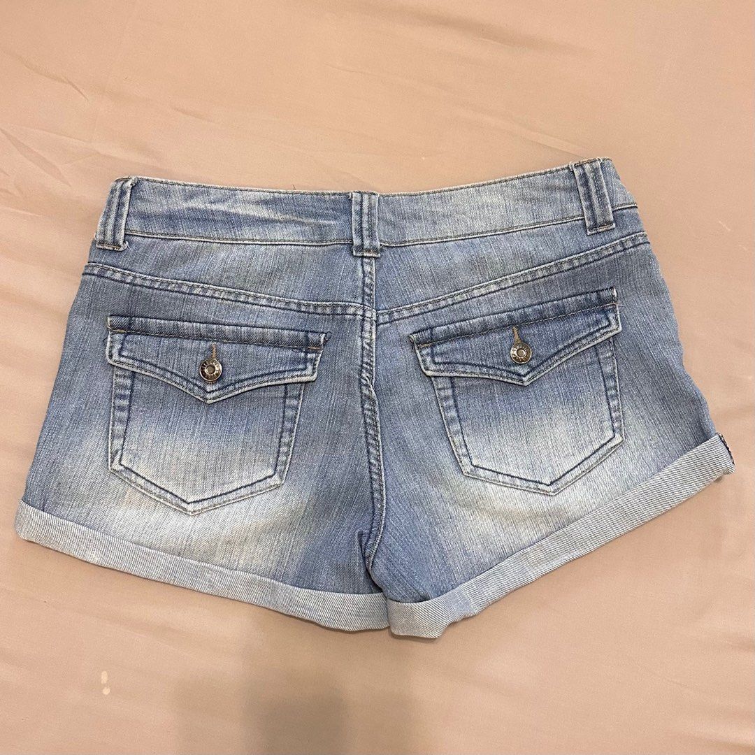 Celebrity Pink Jeans Denim Shorts (Category: Shorts) located in Quezon City. Submitted by secondseason_ph (Listing ID 1401169727, Image 2). Description: Size 7/M, Fits S to M • Authentic and preloved. • Colors may vary slightly due to lighting. • Ships via Lalamove (within Metro Manila) and J&T Express (outside Metro Manila). More items are found on our Instagram @secondseason_ph..