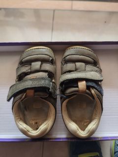 (Category: ) located in . Submitted by wardrobe.kosong (Listing ID 1401176916, Image 1). Description: .