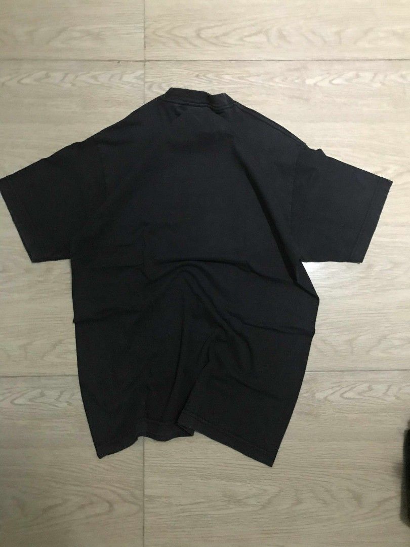 Dc shirt (Category: Tshirts & Polo Shirts ) located in Santa Cruz. Submitted by ringothrift (Listing ID 1401294012, Image 2). Description: W-19.5 L-28.5 minimal crack prints.