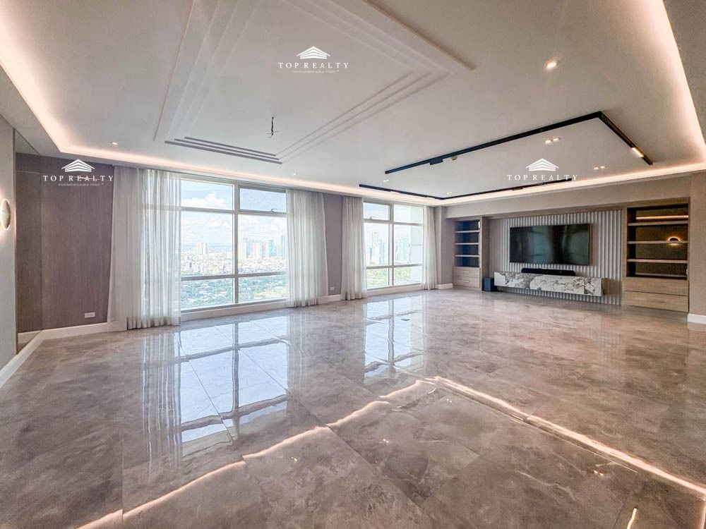 For Sale: 286 sqm Condo Unit at One Roxas Triangle in Makati City ...