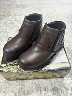 (Category: ) located in . Submitted by apekthriftstore (Listing ID 1401176775, Image 1). Description: .