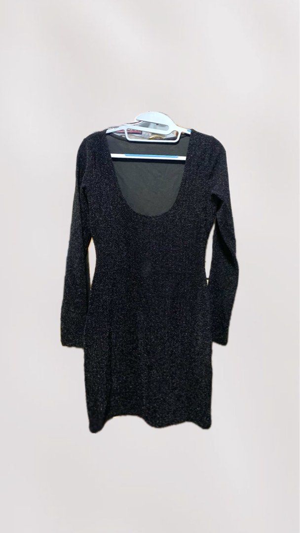 H&M bodycon dress (Category: Dresses) located in Paranaque City. Submitted by d_clutterss (Listing ID 1401241964, Image 1). Description: - bought for 899 - brand new with tag - sparkly texture .