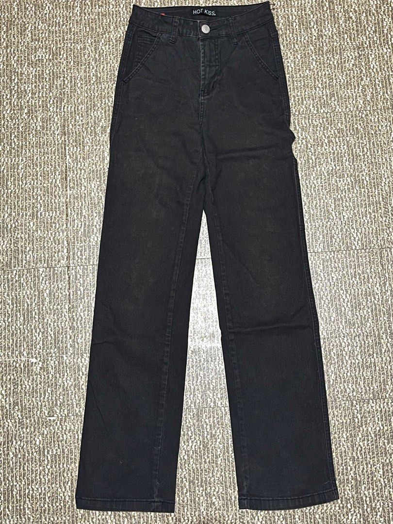 HOXISS Black Wide Leg Pants (Category: Other Bottoms) located in Lapu Lapu. Submitted by freebear-196d (Listing ID 1401306668, Image 1). Description: - HOXISS Black Wide Leg Pants - Excellent condition - Features a classic wide-leg design - Versatile black color - Comfortable and stylish.