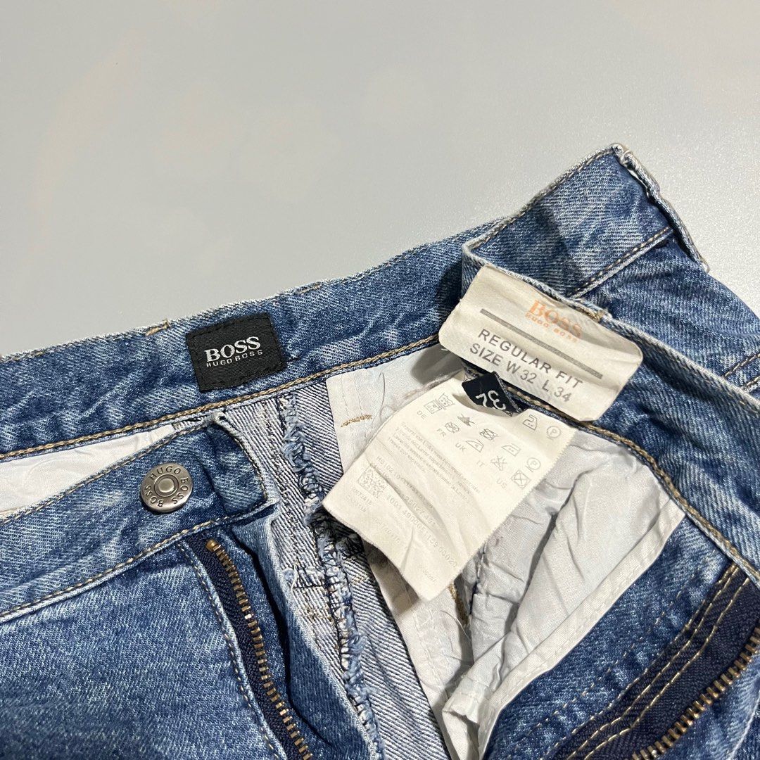 hugo boss mens jeans (Category: Jeans) located in Pontevedra. Submitted by thrift_things0 (Listing ID 1401271523, Image 3). Description: HUGO BOSS MEN’S JEANS 🥶 -GOOD CONDITION -COMPLETE TAGS -YKK ZIP -32-33 WAIST -38 LENGTH -10 LEG OPENING -8 HEM NEED WASH (minimal yellow stain) ISSUE LAST PIC DM ME📩.