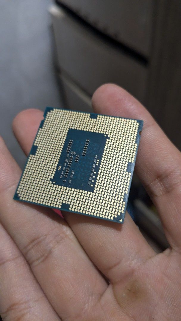 Intel Pentium G3220 CPU (Category: Desktops) located in Marikina City. Submitted by gonegonethankyou (Listing ID 1401315869, Image 2). Description: Intel Pentium G3220 dual-core desktop CPU with a 3.0 GHz clock speed and integrated Intel HD Graphics. It has 2 cores and 2 threads, with a 3 MB shared L3 cache. It uses an LGA 1150 socket and supports DDR3-1333 dual-channel memory. Designed for everyday computing and budget systems. CPU ONLY BUYER SH
