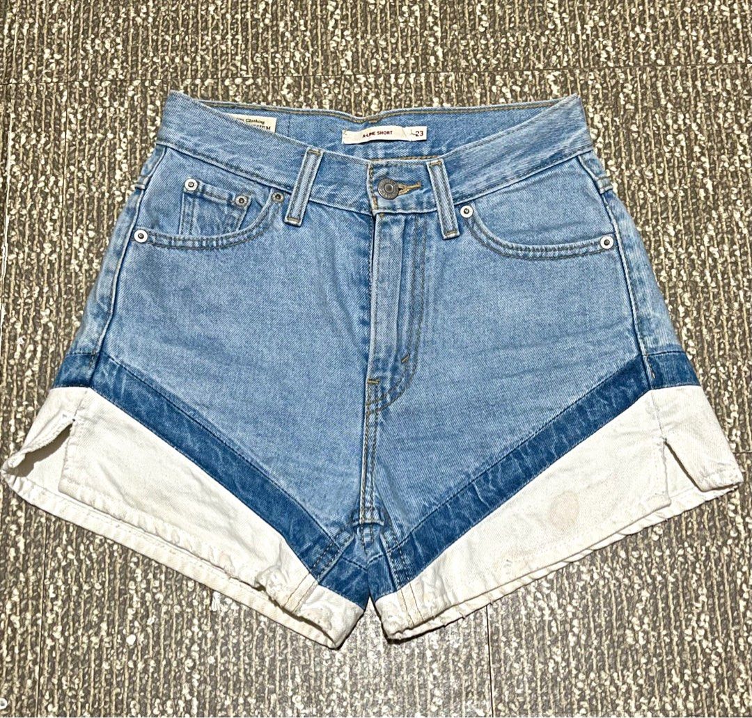 Levi's 501 Shorts - Size 23-24 (Category: Shorts) located in Lapu Lapu. Submitted by freebear-196d (Listing ID 1401306194, Image 2). Description: - Levi's 501 denim shorts - Light wash - Size 23 - High-waisted fit - Unique white side panels - Classic five-pocket design - Button fly.