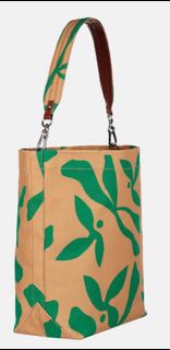 (Category: ) located in . Submitted by sparrowebites_bazaar (Listing ID 1386848230, Image 1). Description: .