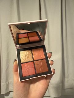 （分類：）位於 。 由 tinachan2192 提交（商品編號 1401222437，圖片 1）。簡介： 。