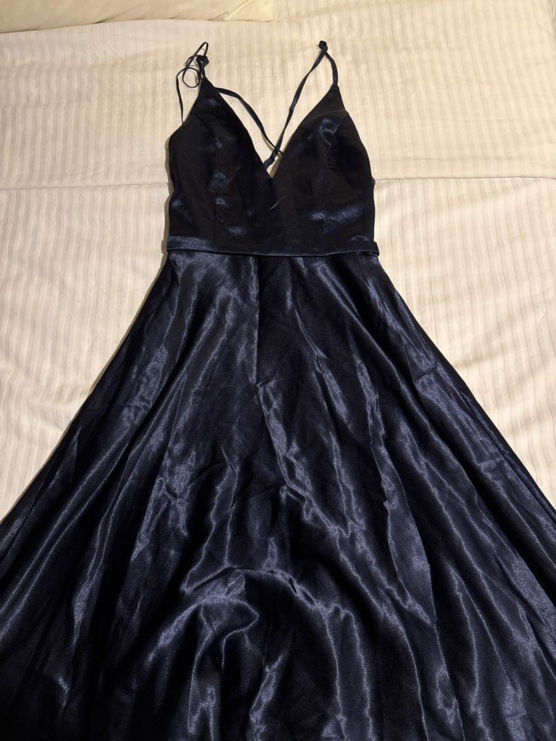 Navy Blue Satin Evening Dress (Category: Evening dresses & gowns) located in Taguig. Submitted by ms.gf (Listing ID 1401275146, Image 2). Description: .