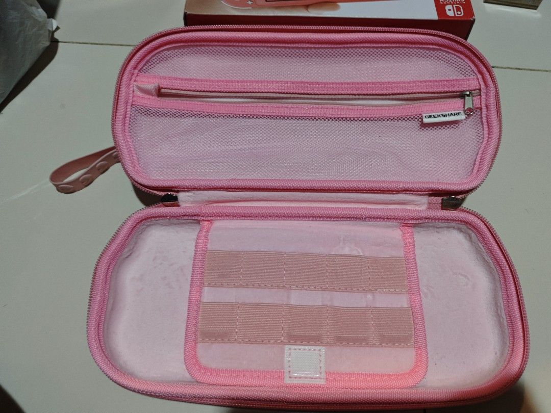 Nintendo Switch Case (Category: Nintendo) located in Taguig. Submitted by gentlebear-429c (Listing ID 1401220892, Image 2). Description: original price 1440.