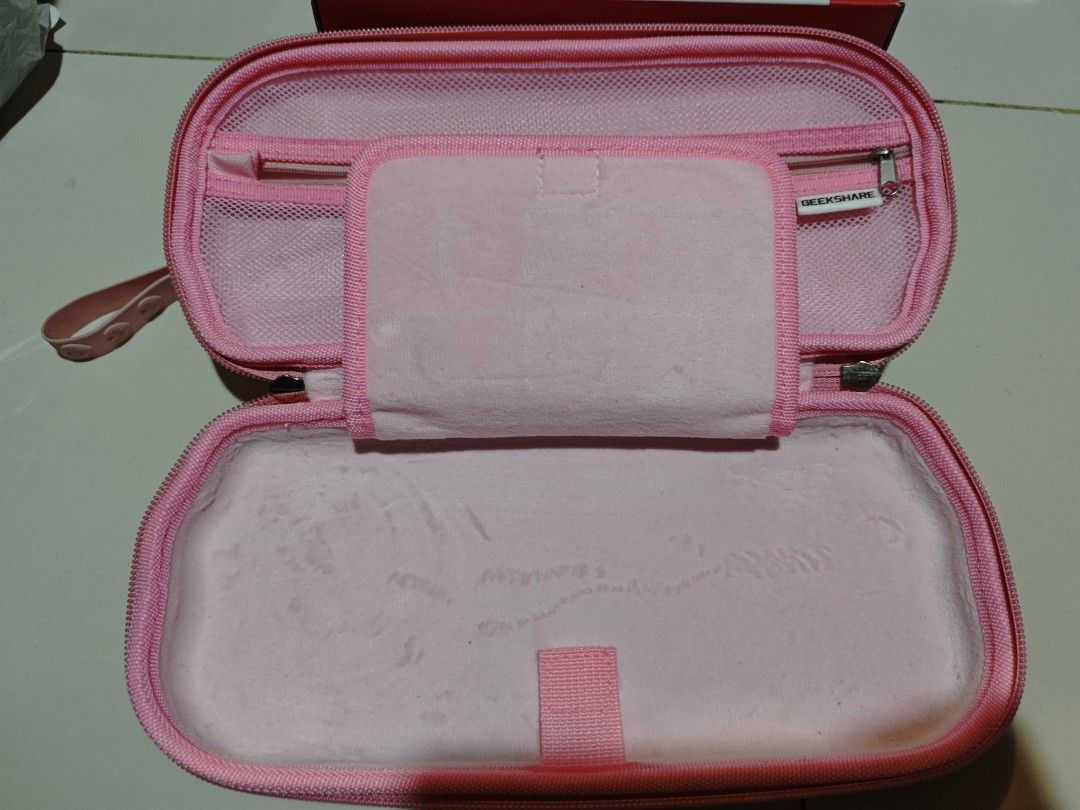 Nintendo Switch Case (Category: Nintendo) located in Taguig. Submitted by gentlebear-429c (Listing ID 1401220892, Image 3). Description: original price 1440.