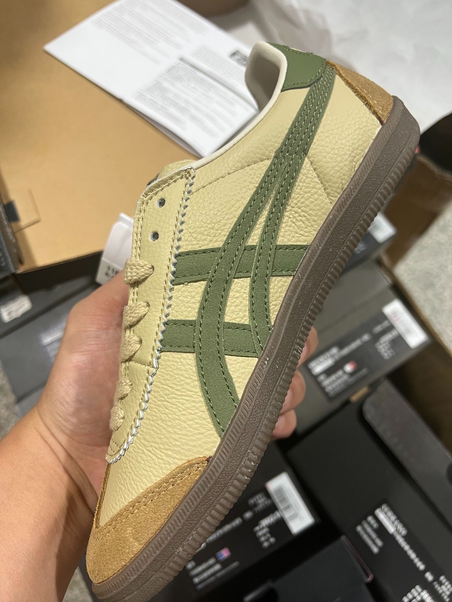 Onitsuka Tiger Training Tokuten Olive Green Black and White ASICS Unisex Retro Breathable Sports and Leisure Board 0 (Category: Sneakers) located in Singapore. Submitted by asingaporecity (Listing ID 1401284272, Image 3). Description: .