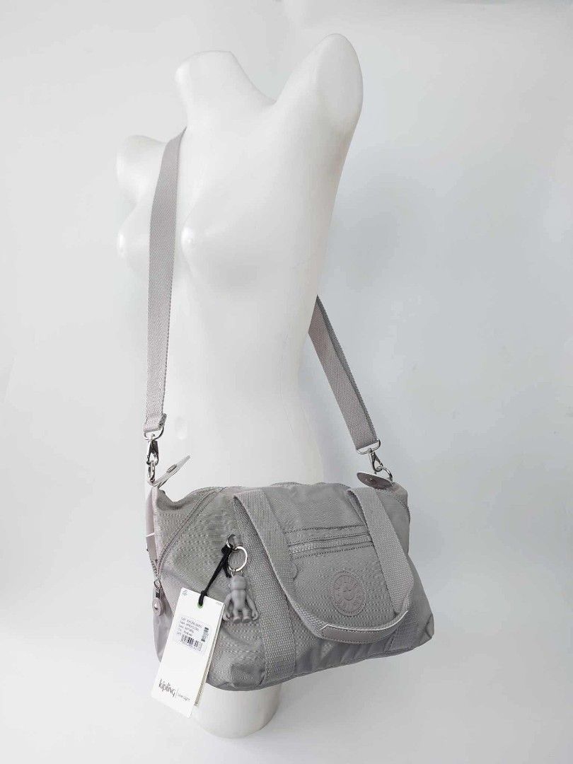 Original Kipling Art Shoulder Crossbody Bag (Category: Diaper Bags & Wetbags) located in Quezon City. Submitted by hollowwillow (Listing ID 1401291316, Image 3). Description: brand new and original 7'h x 11'w x 4.5d inches ⚠️ STRICTLY PAYMENT FIRST AND WE DO THE BOOKING For same day delivery via lalamove For courier, we use Gogo xpress or J&T 📍QC.
