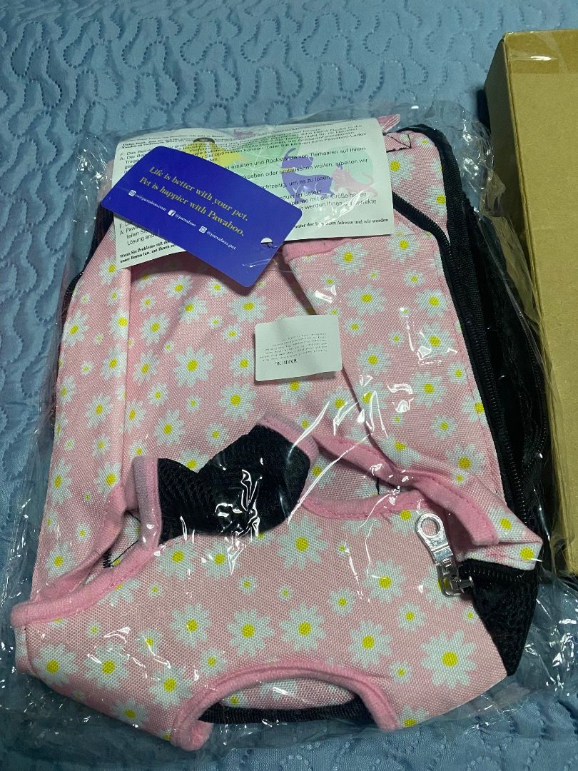 Pawaboo Pet Carrier Backpack Pink Daisy (Category: Homes & Other Pet Accessories) located in Manila. Submitted by ya1121 (Listing ID 1401322722, Image 3). Description: - Original - High Quality - Pawaboo pet carrier backpack for small dogs and cats. - Adorable pink daisy print. - Comfortable adjustable straps. - Breathable mesh design for ventilation. - Secure drawstring closure. - Front opening for pet to see surroundings. - Ideal for walks and 
