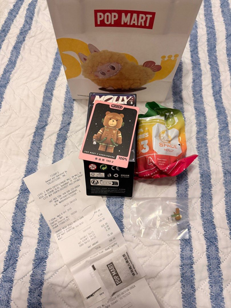 Pop Mart Molly x Space Series 3 TED 2 (Category: Designer & Blind Box Toys) located in Makati City. Submitted by ninadan (Listing ID 1401267033, Image 2). Description: Pop Mart - MEGA SPACE MOLLY Series 3 💛Character: Ted 2 💛Condition: Brand new, still in original sealed foil bag 💛Reason for Selling: Got a duplicate 💛Includes: Unopened foil bag, opened box, character card 💛Authenticity: 100% original, purchased from Pop Mart store (receipt av