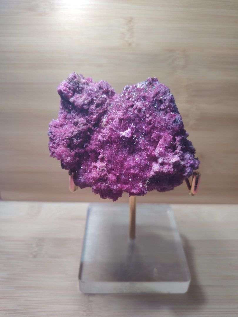 Ruby raw stone cluster (Category: Precious Stones) located in Singapore. Submitted by joanne_0810 (Listing ID 1401350341, Image 1). Description: 7 5 Astrological Benefits of Ruby Gemstone - Manik Stone Benefits Raw ruby stones are believed to offer benefits related to vitality, passion, strength, and protection. Metaphysically, they are linked to the heart and root chakras, which are thought to promote emotional healing, courage, and confidence. 