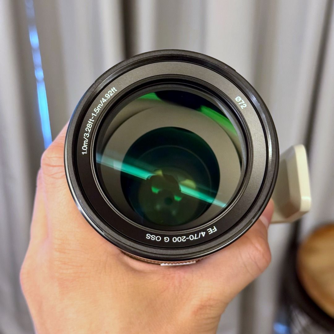 Sony 70-200mm F4 G (Category: Lens & Kits) located in Pasig City. Submitted by mixesmix (Listing ID 1401264409, Image 2). Description: Rarely used. Very clean and in mint condition. In the dry box most of the time. Includes box, Sony lens bag, hood, front and rear caps, and manual.
