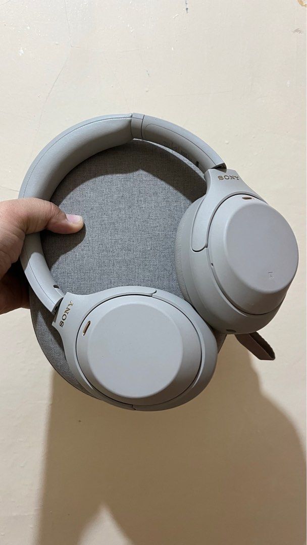 Sony XM4 Headphones (Category: Headphones & Headsets) located in Koronadal. Submitted by lyyyyy01_ (Listing ID 1401189387, Image 1). Description: For sale Sony XM4 Headphones. Rfs: nakatambak. Rarely use. No issue. Still negotiable.