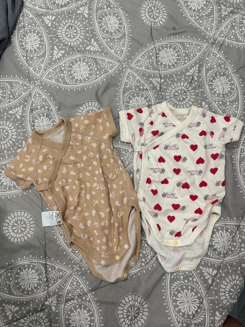 Uniqlo Baby Bodysuit Set (Category: Babies & Kids Fashion) located in Marikina City. Submitted by marjpc (Listing ID 1401211012, Image 1). Description: Uniqlo Baby Body Suit Size 60 For 3-5 months on their size chart Sold as set Good as new Bought for 290 each. Selling both for 270 only NO reservation, first to pay basis GCash, BPI Transfer J&T shipping or any same day courier (lalamove/ grab, buyer will book😊).