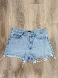 (Category: ) located in . Submitted by plaidwardrobe (Listing ID 1401206522, Image 1). Description: .