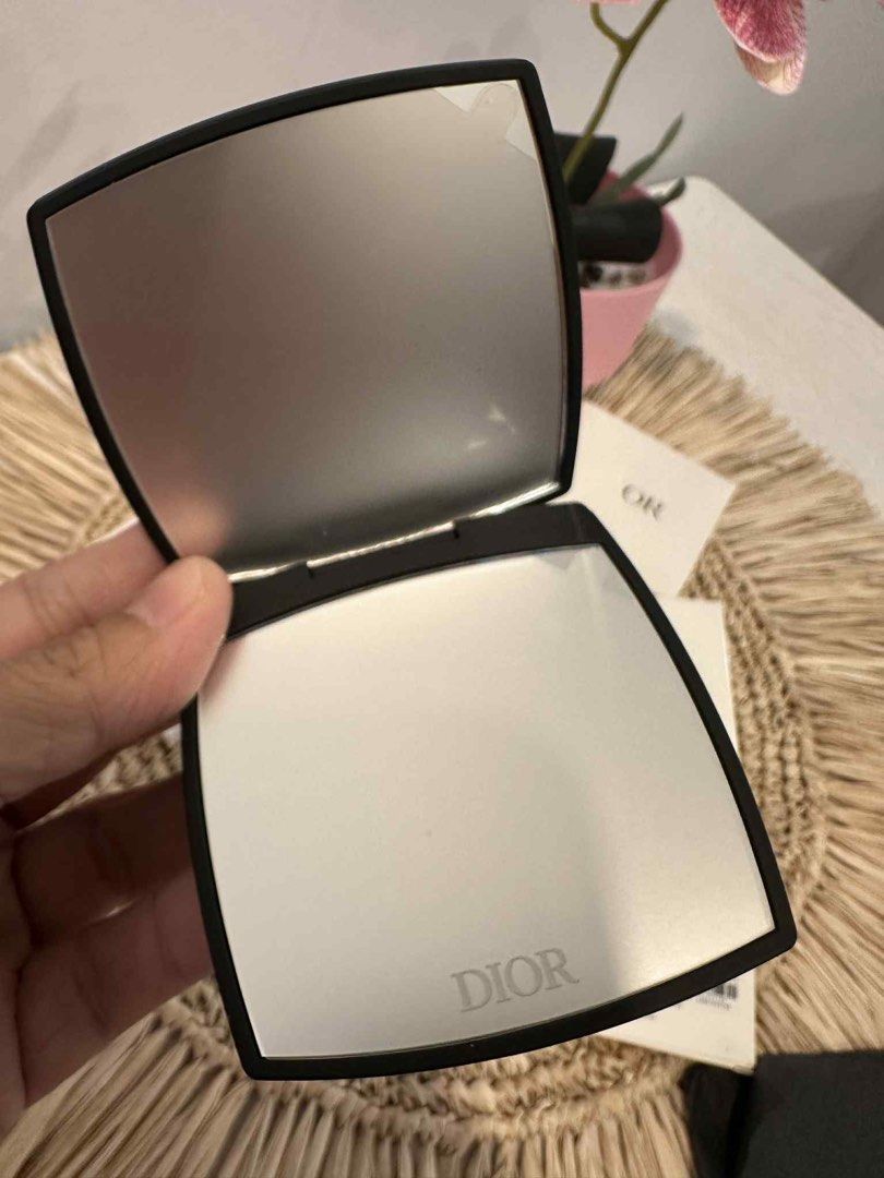 VIP/GWO Dior Beauty Mirror Compact (Category: Mirrors) located in Quezon City. Submitted by shoppingpartners (Listing ID 1401222207, Image 3). Description: Brandnew with box Loc-Fairview.