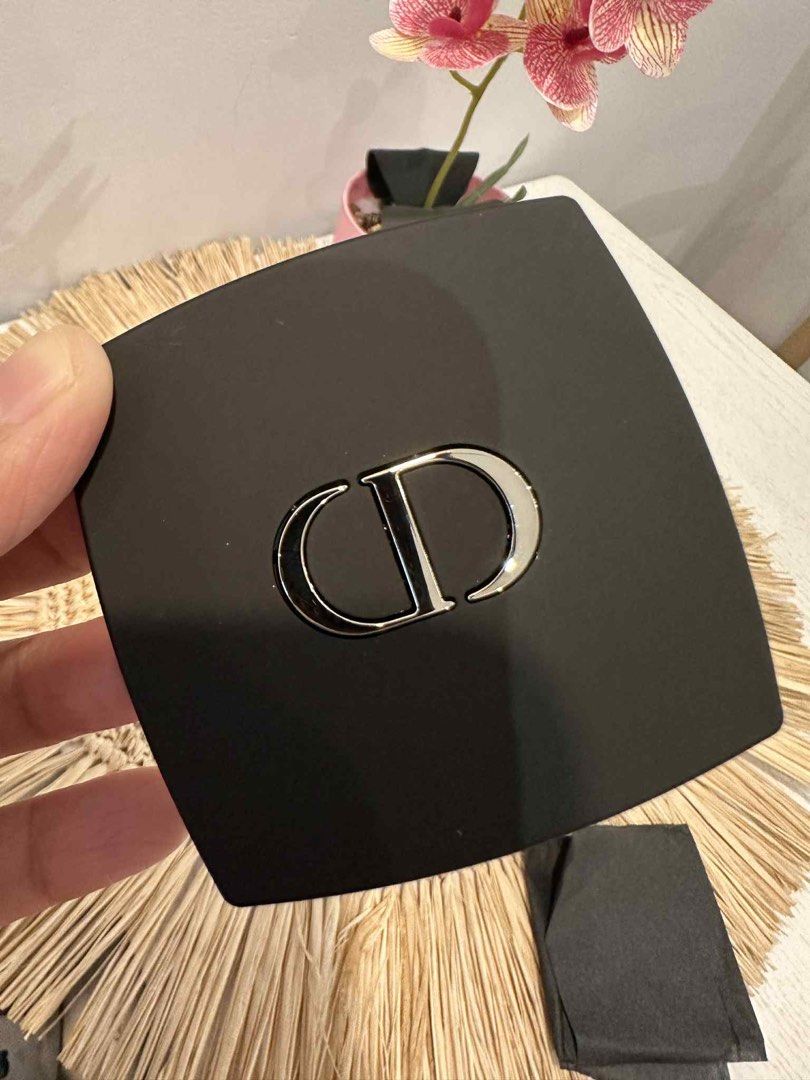 VIP/GWO Dior Beauty Mirror Compact (Category: Mirrors) located in Quezon City. Submitted by shoppingpartners (Listing ID 1401222207, Image 2). Description: Brandnew with box Loc-Fairview.