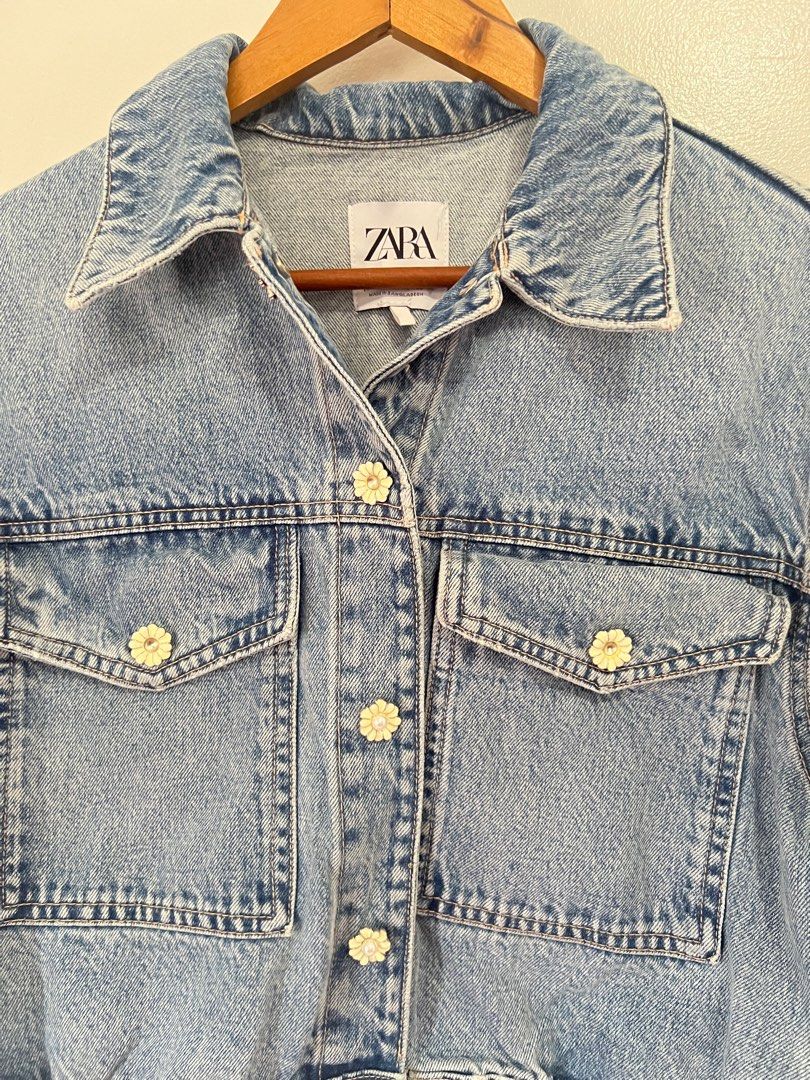 Zara Denim Jacket (Category: Coats, Jackets and Outerwear) located in Calamba. Submitted by _mrp_ (Listing ID 1401237611, Image 2). Description: .